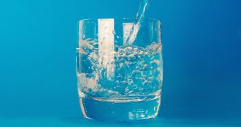 Los beneficios de beber agua y mantenerse hidratado