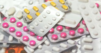 ¿Cuáles son los riesgos de auto medicarnos? riesgos de auto medicarnos