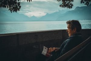 Cómo podemos a una persona con Alzheimer