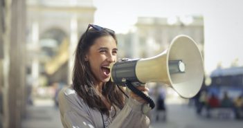 Disfonía, ¿qué hacer para cuidar la voz? disfonía
