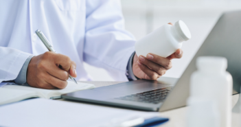 Resistencia a antibióticos: ¿cómo surge? ¿qué riesgos tiene? resistencia-a-antibioticos