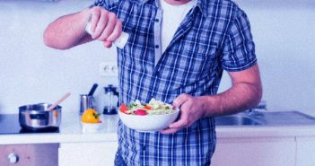 6 trucos para aprender a limitar el consumo de sal en tu dieta limitar consumo de sal