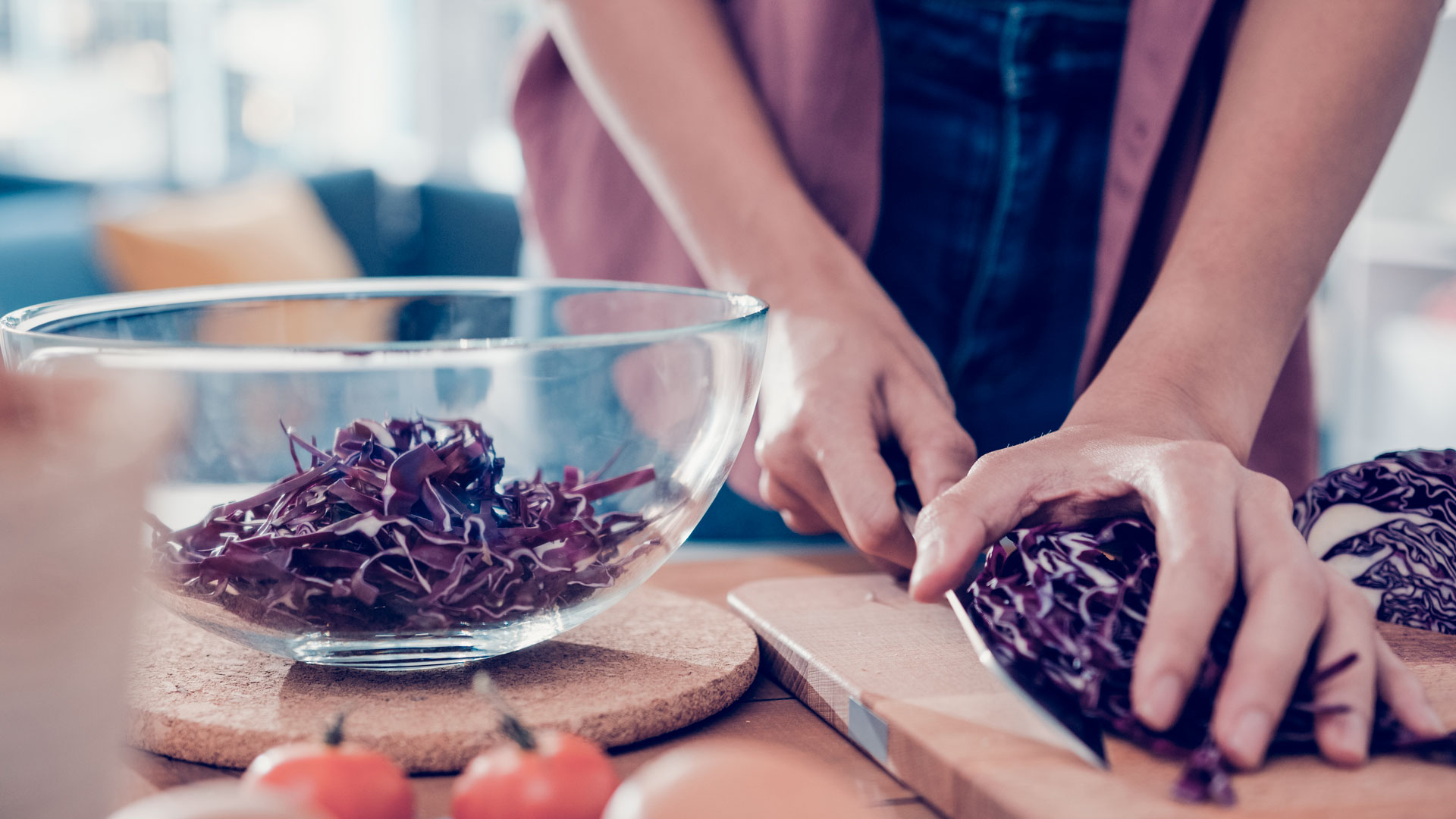 Calientar la comida y mantener fríos los alimentos es lo que te ofrece el  tupper solar